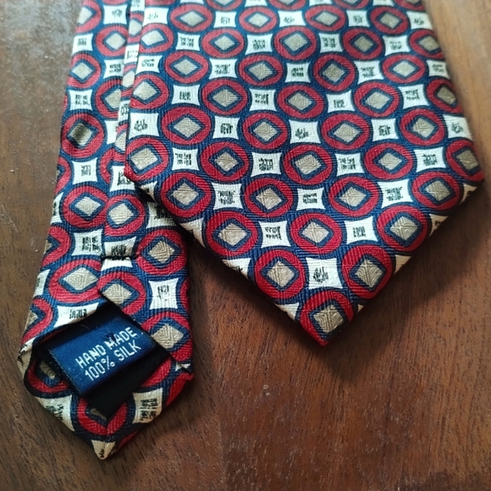 100% Silk Geometric Patterned Tie - Red and Blue